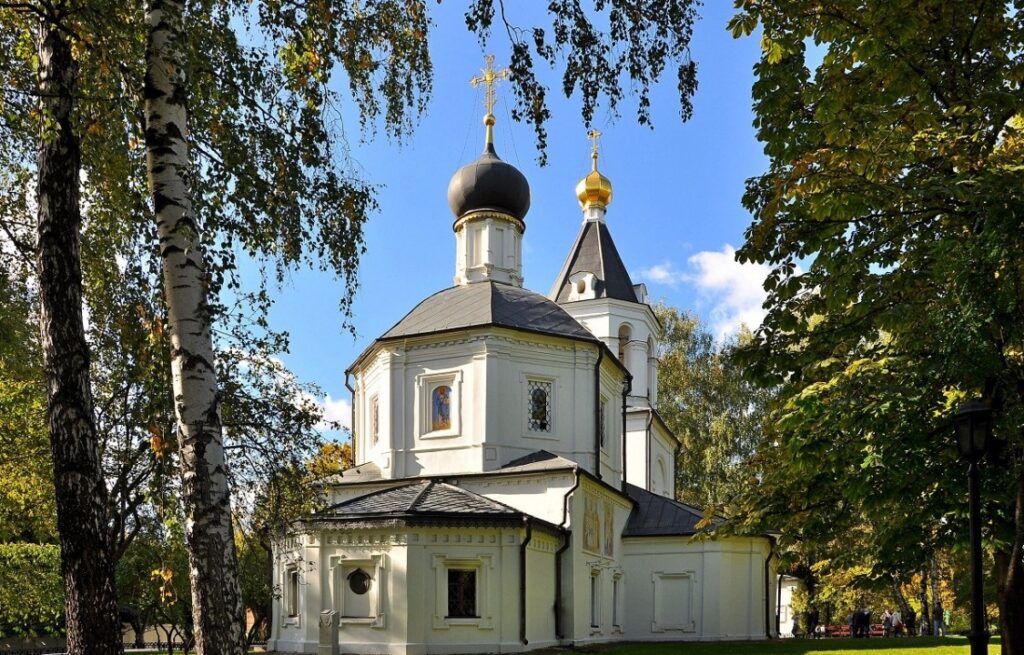 Храм Ризоположения Пресвятой Богородицы в Леоново